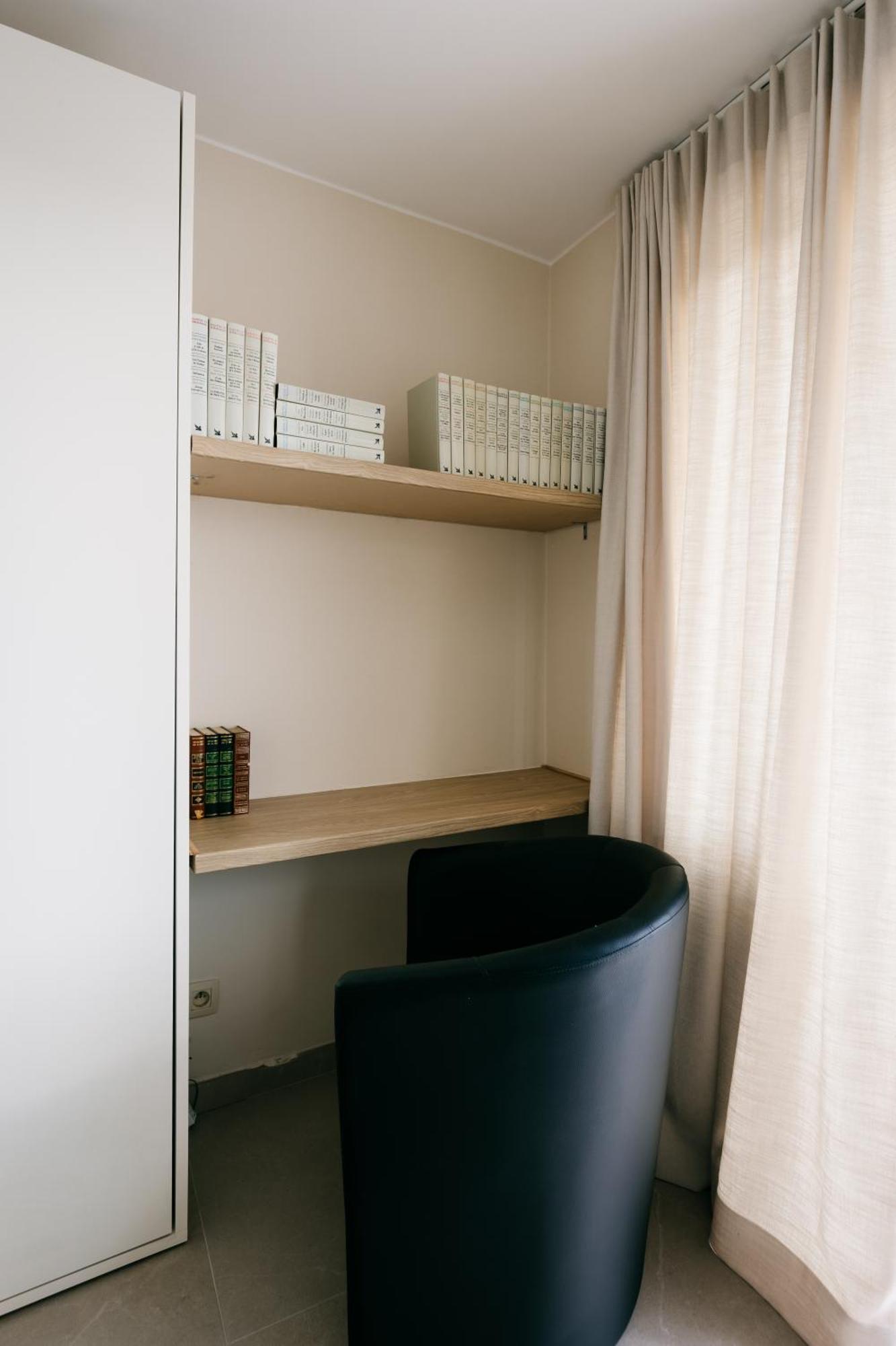 The Edgewater Suites - Skyline Namur Eksteriør billede